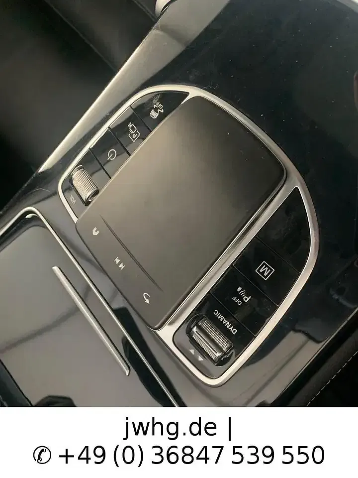 Mercedes-Benz GLC 300 - Thumbnail 12