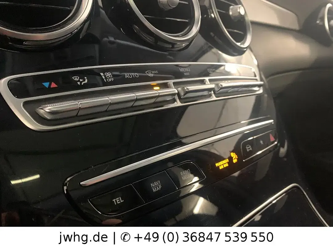 Mercedes-Benz GLC 300 - Thumbnail 13
