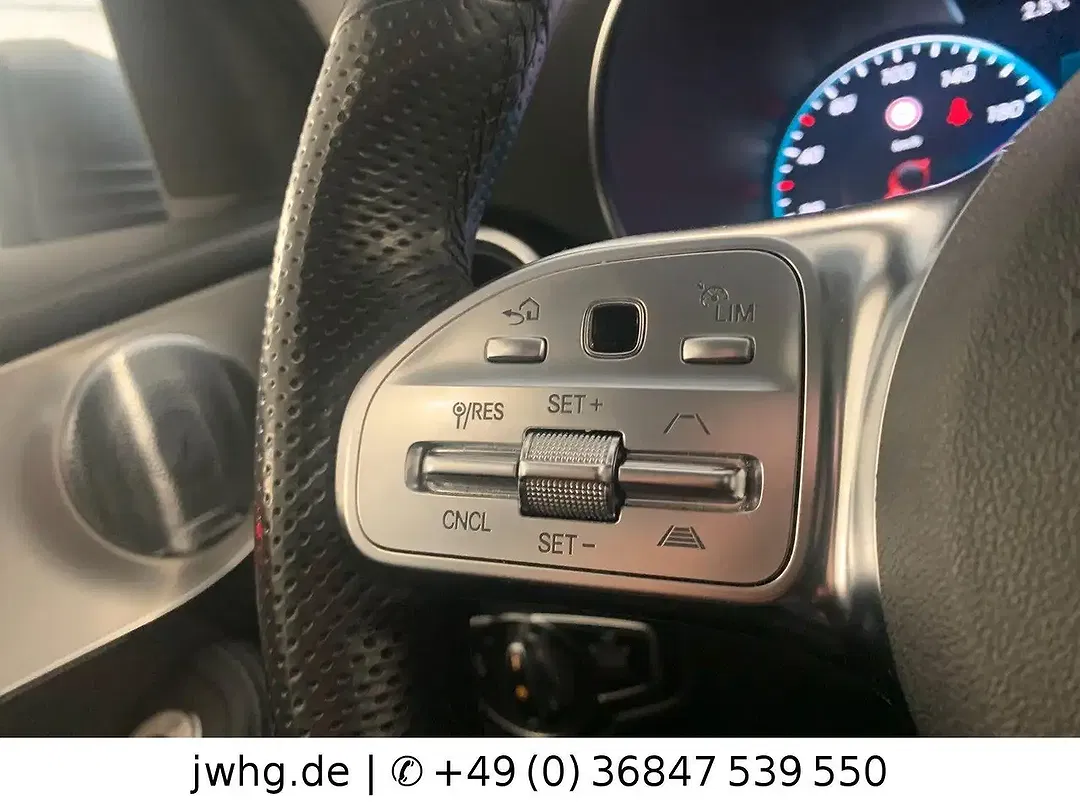 Mercedes-Benz GLC 300 - Thumbnail 14