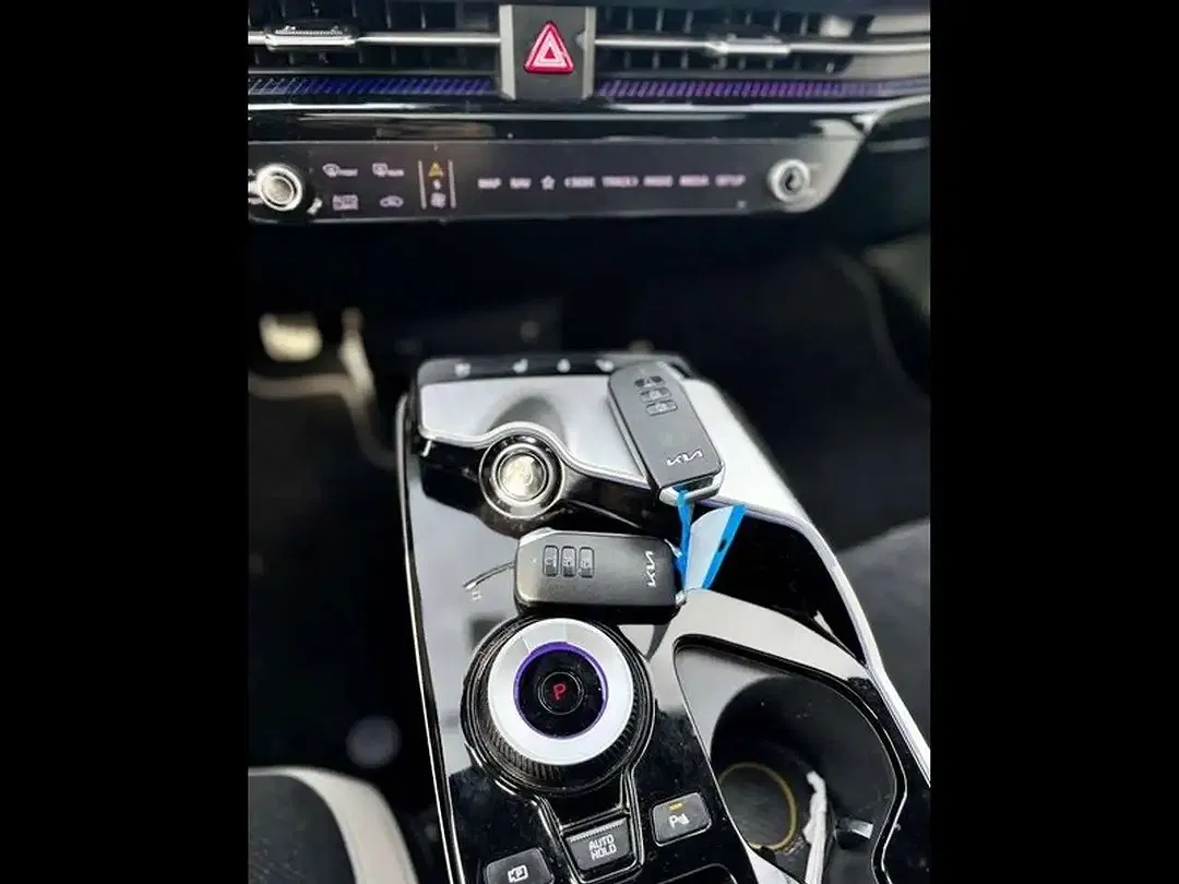 Kia EV6 - Thumbnail 12