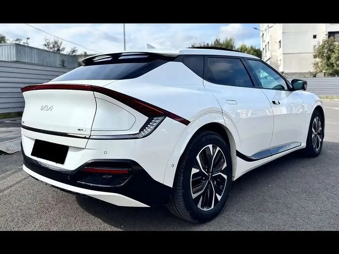 Kia EV6 - Thumbnail 4
