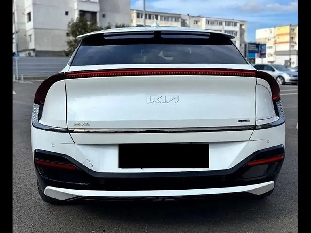 Kia EV6 - Thumbnail 6