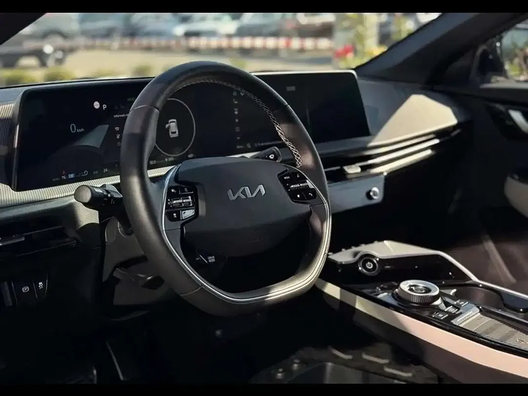 Kia EV6 - Thumbnail 7