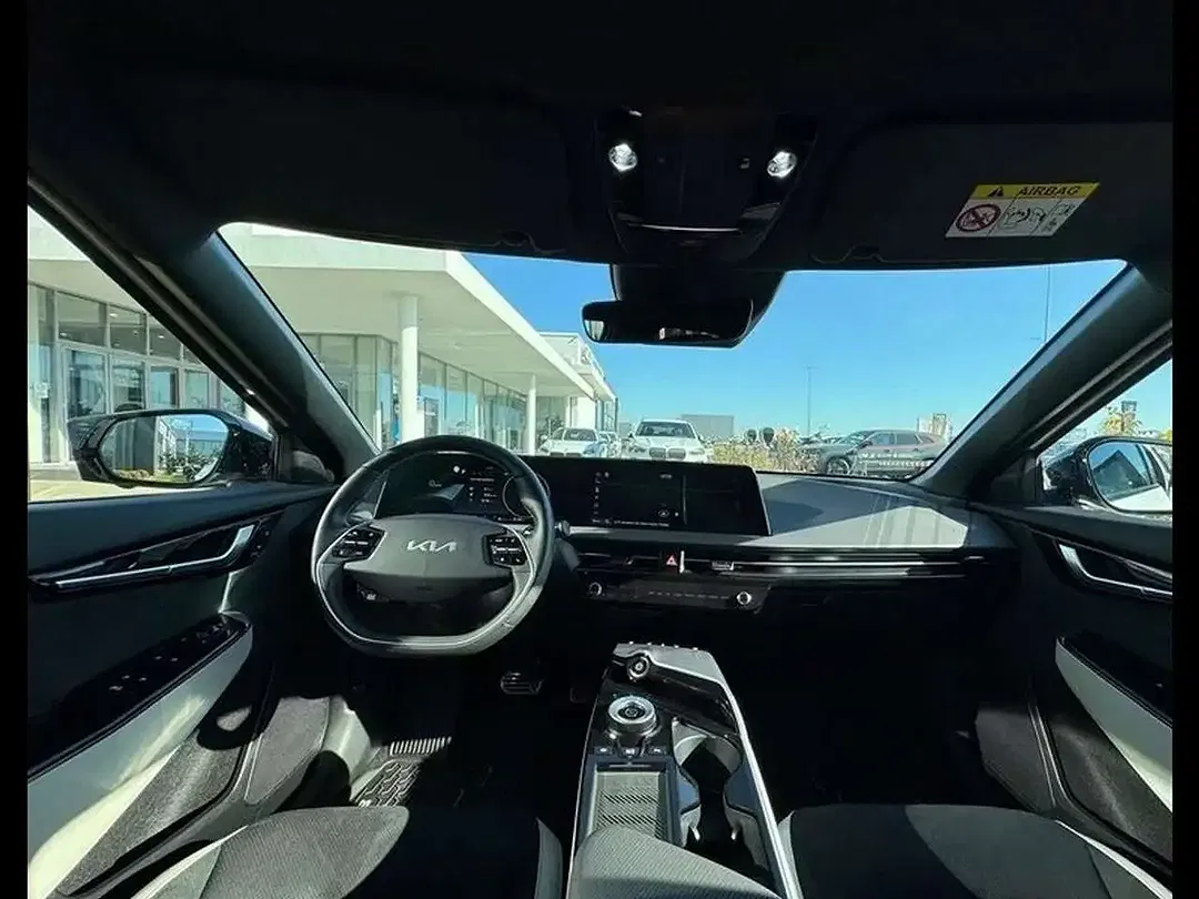 Kia EV6 - Thumbnail 8