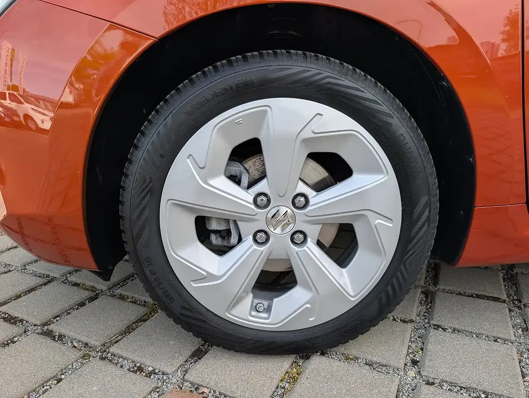 Suzuki Swift - Thumbnail 6