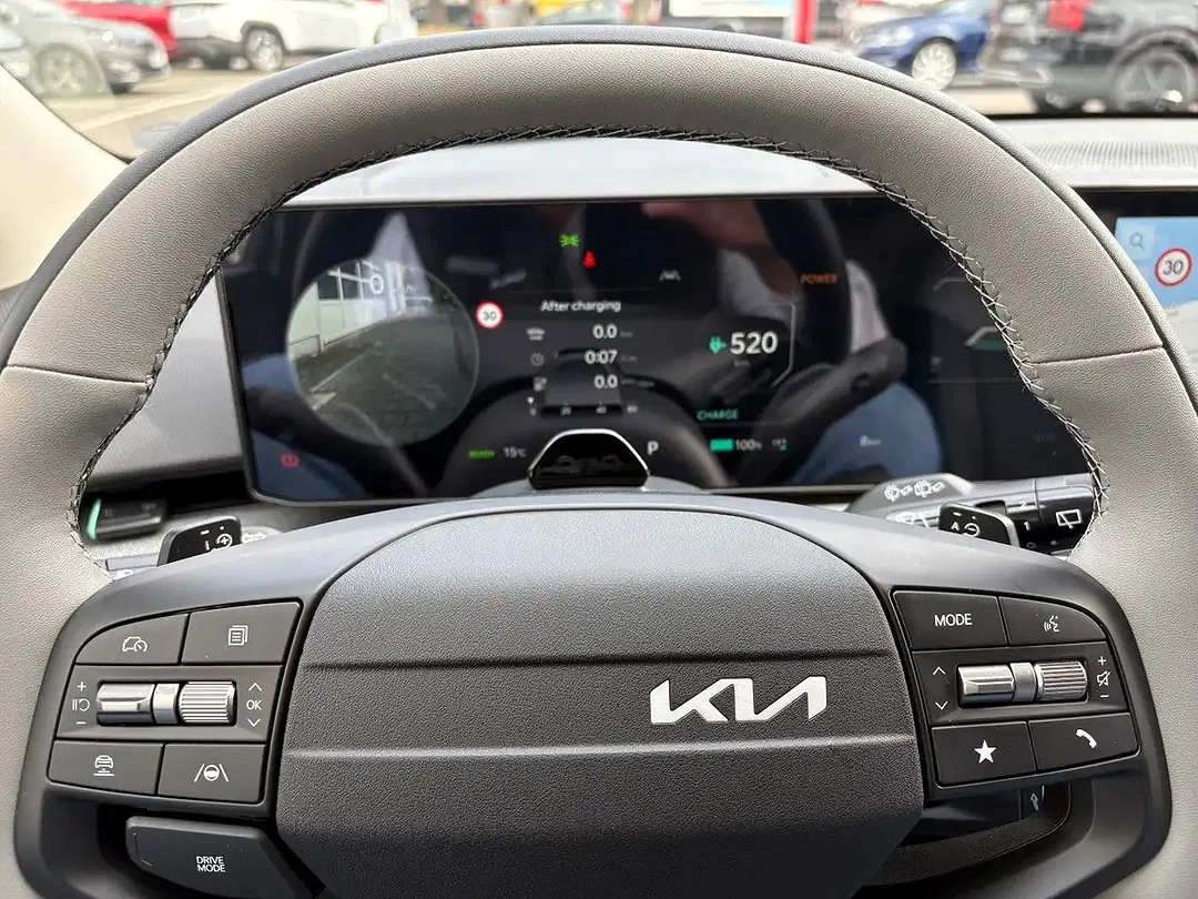 Kia EV4 - Thumbnail 14