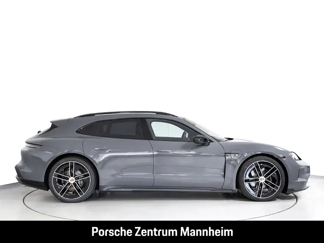 Porsche Taycan - Thumbnail 10