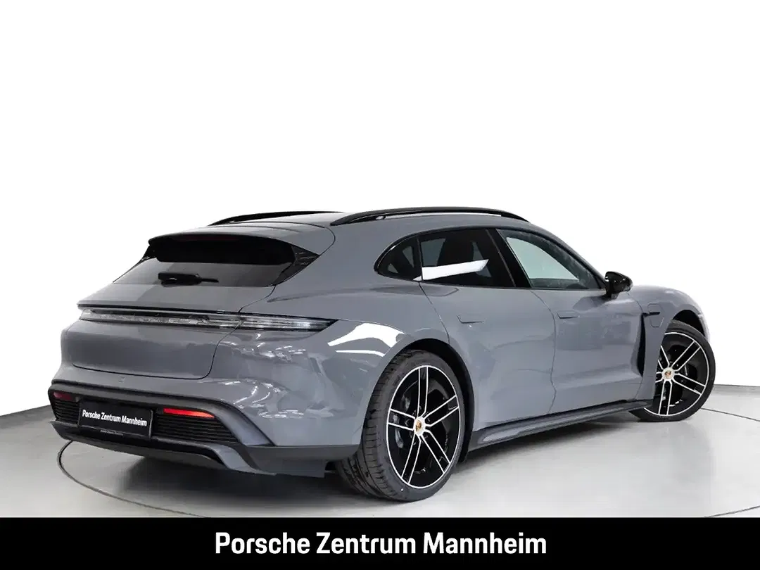 Porsche Taycan - Thumbnail 11