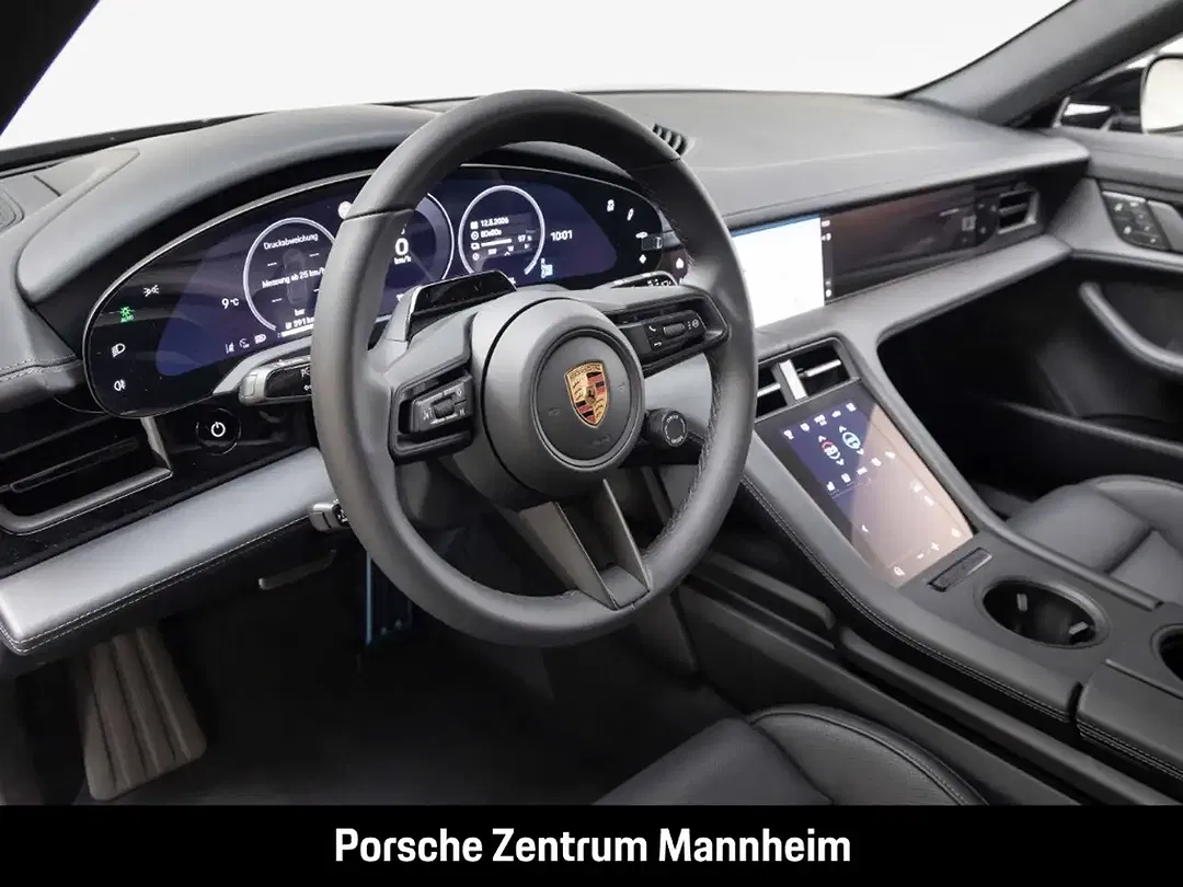 Porsche Taycan - Thumbnail 4