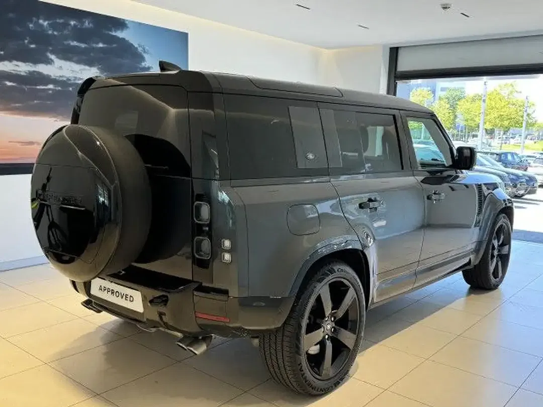 Land Rover Defender - Thumbnail 2