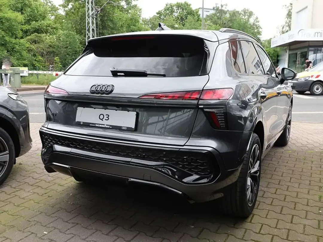 Audi Q3 - Thumbnail 2