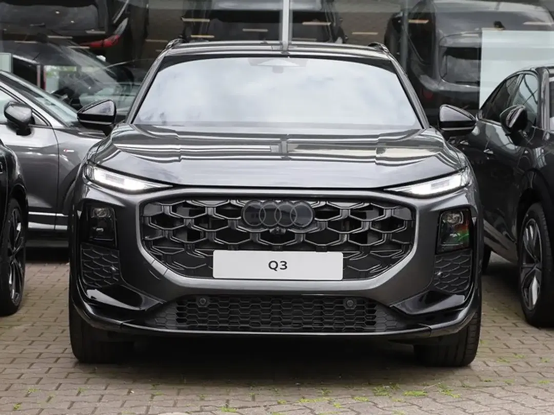 Audi Q3 - Thumbnail 3
