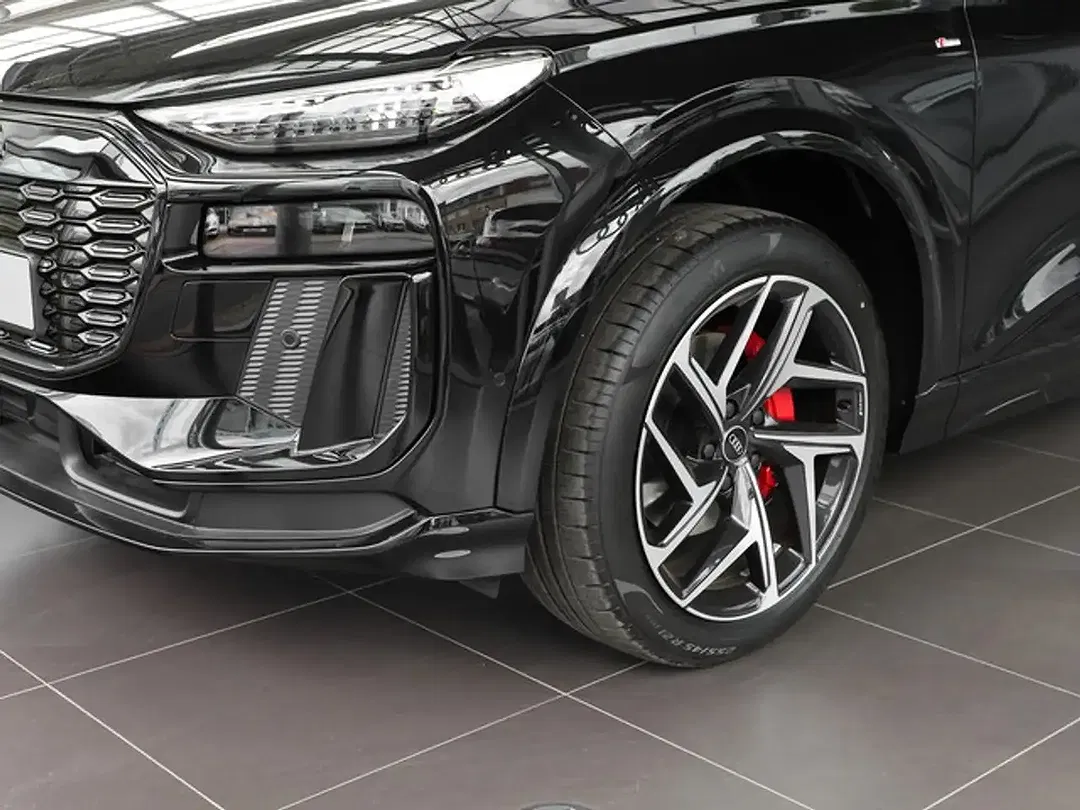 Audi Q3 - Thumbnail 8