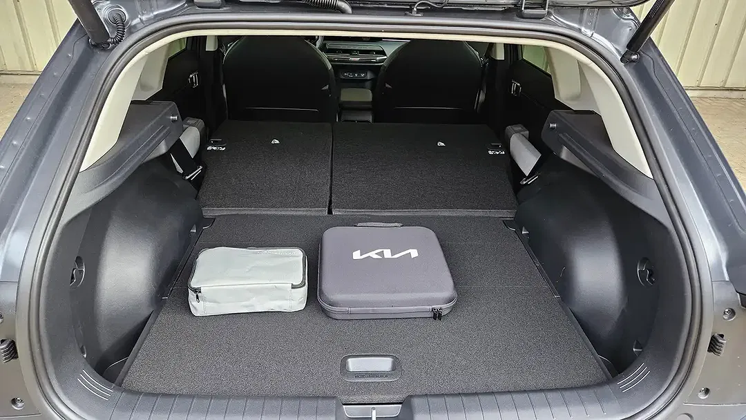 Kia EV4 - Thumbnail 12
