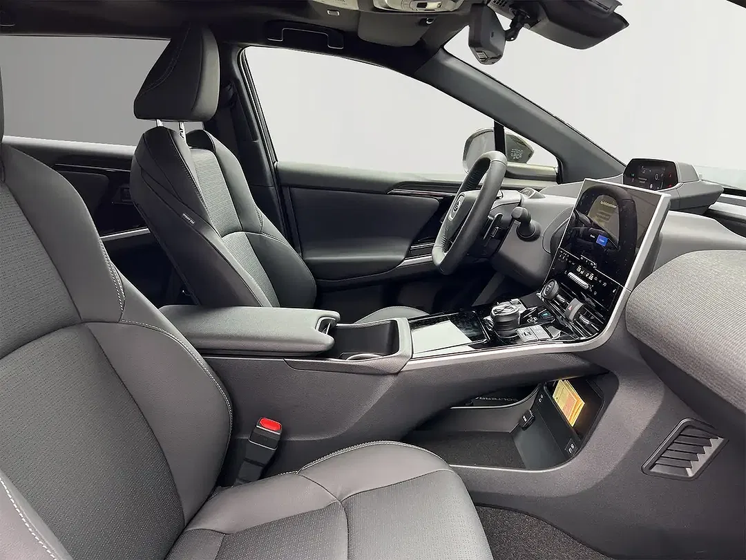 Subaru Solterra - Thumbnail 3
