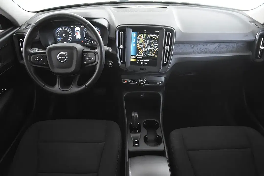 Volvo XC40 - Thumbnail 2