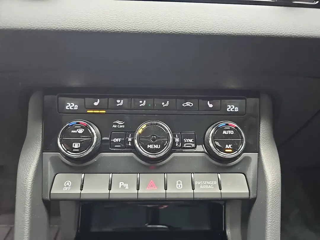 Skoda Karoq - Thumbnail 11