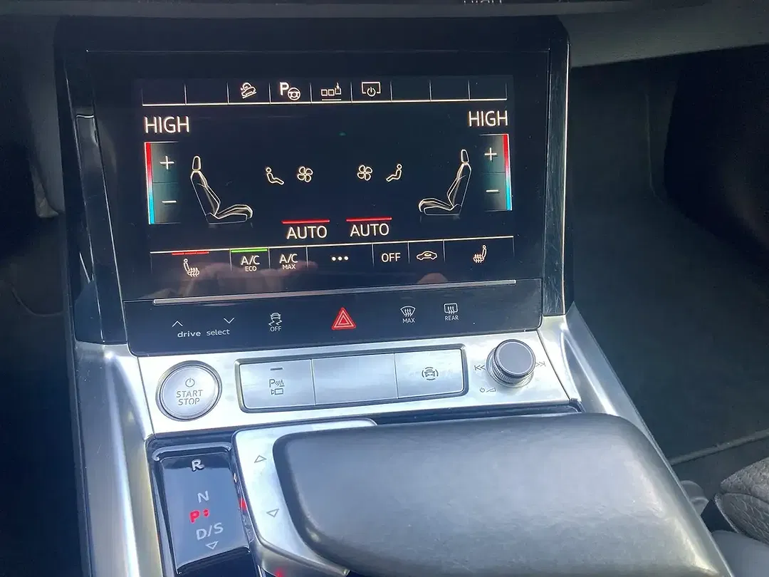 Audi e-tron - Thumbnail 12