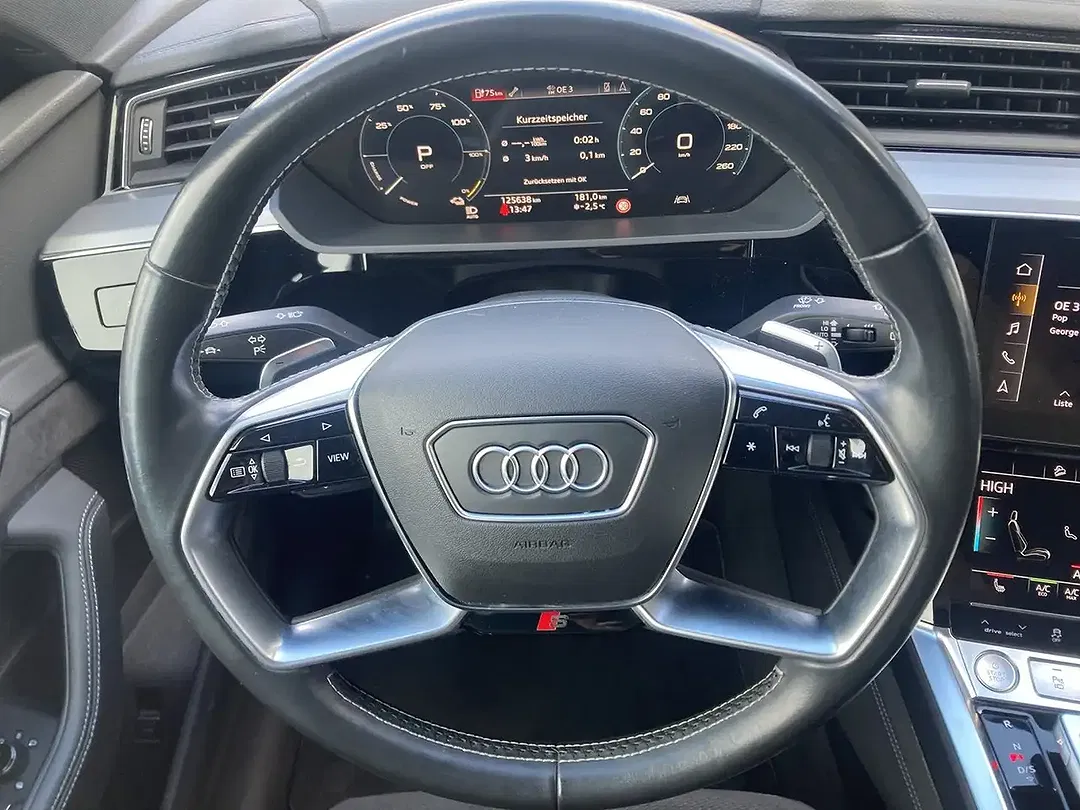 Audi e-tron - Thumbnail 7