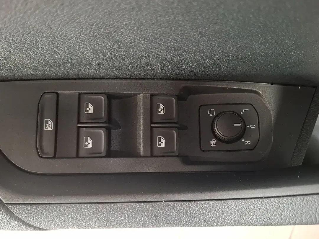 Skoda Karoq - Thumbnail 11