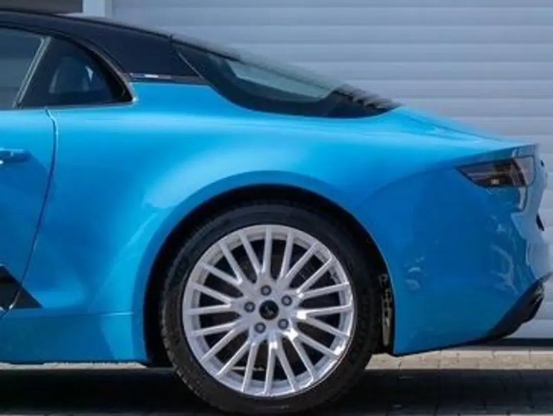 Alpine A110 - Thumbnail 10