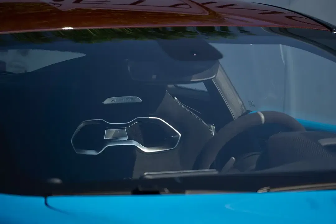 Alpine A110 - Thumbnail 2