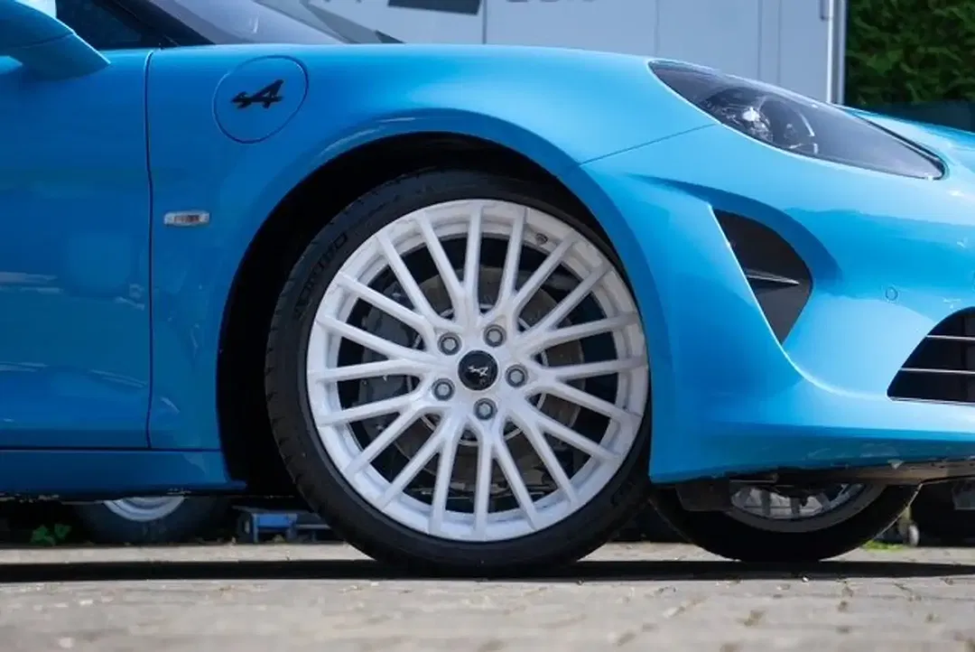 Alpine A110 - Thumbnail 5