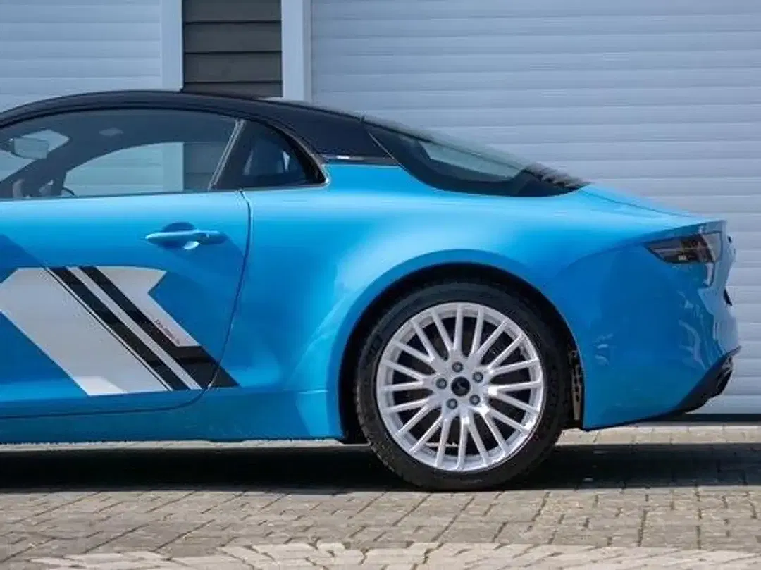 Alpine A110 - Thumbnail 9