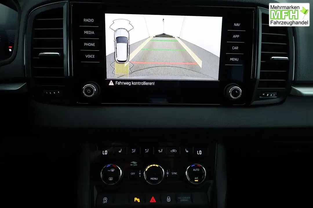 Skoda Karoq - Thumbnail 6