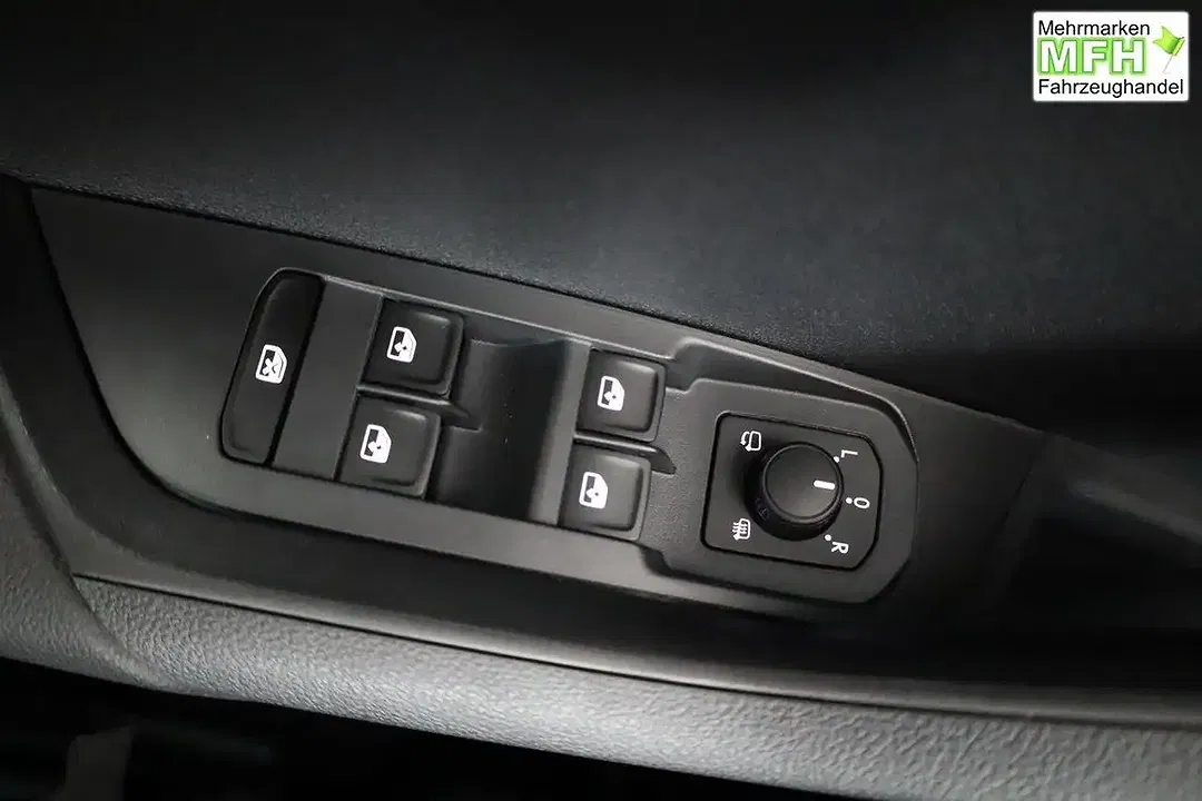 Skoda Karoq - Thumbnail 7
