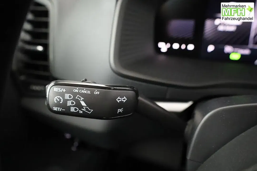 Skoda Karoq - Thumbnail 9