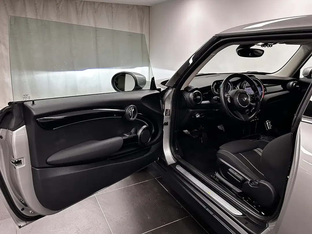 MINI Cooper SE - Thumbnail 12