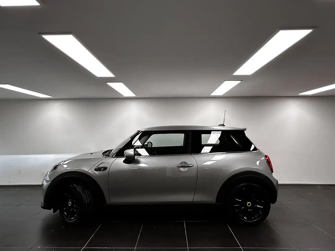 MINI Cooper SE - Thumbnail 2