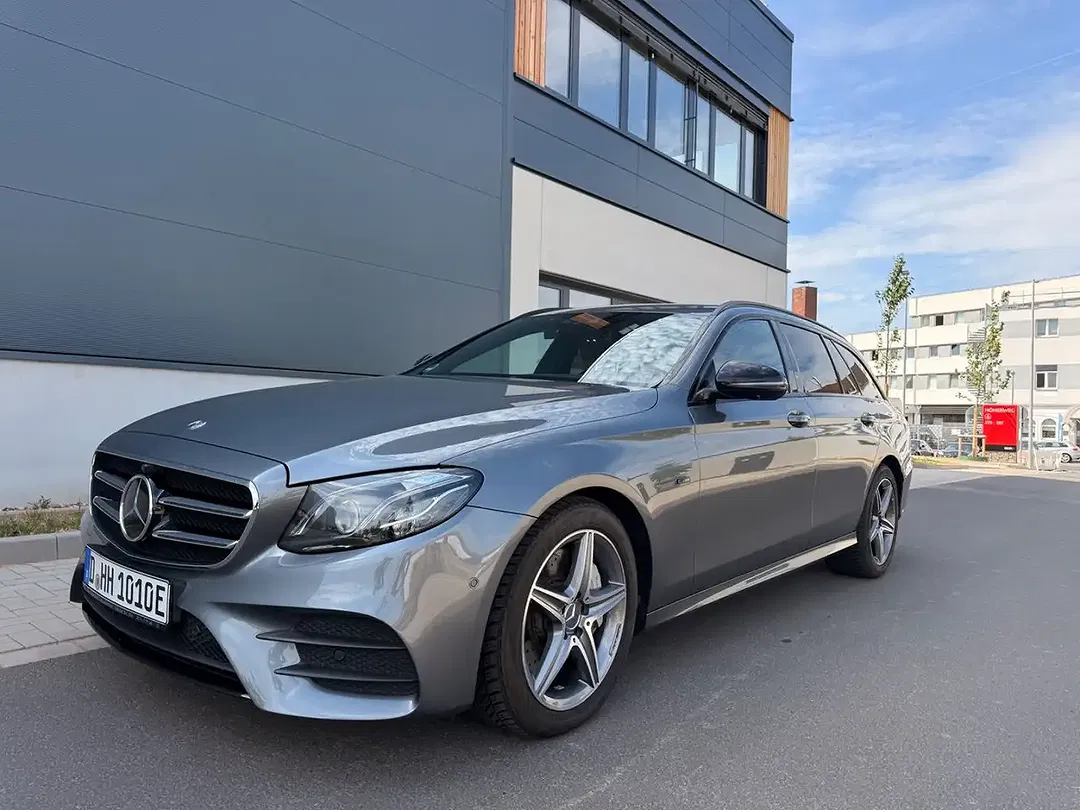 Mercedes-Benz E 300 AMG Plus