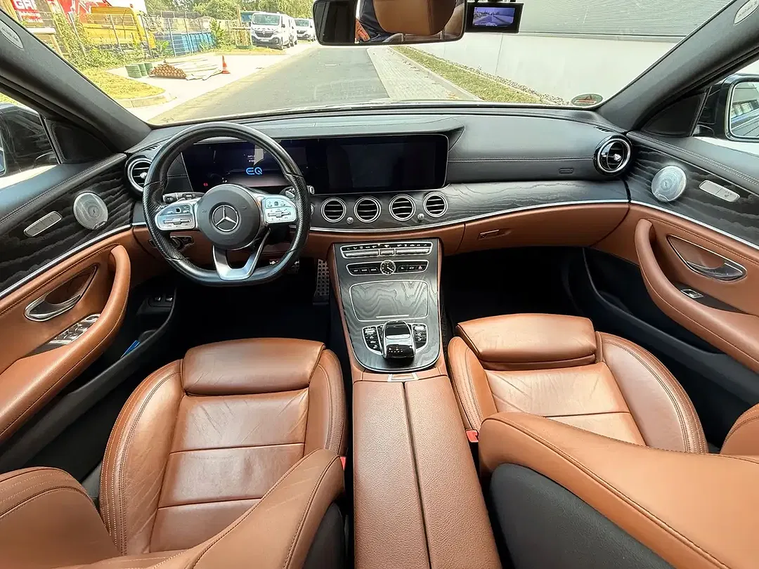 Mercedes-Benz E 300 - Thumbnail 10
