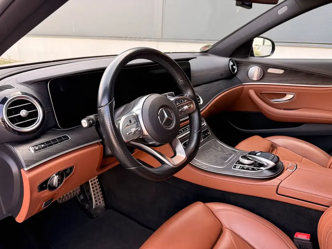 Mercedes-Benz E 300 - Thumbnail 11
