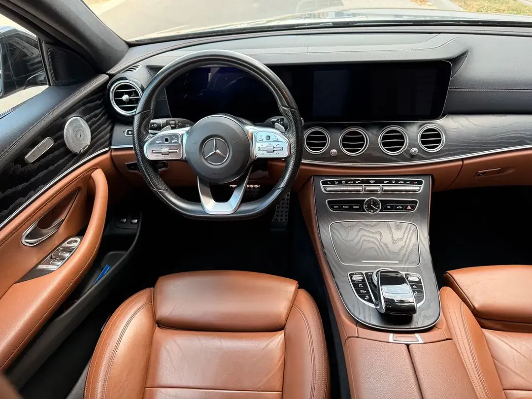 Mercedes-Benz E 300 - Thumbnail 14