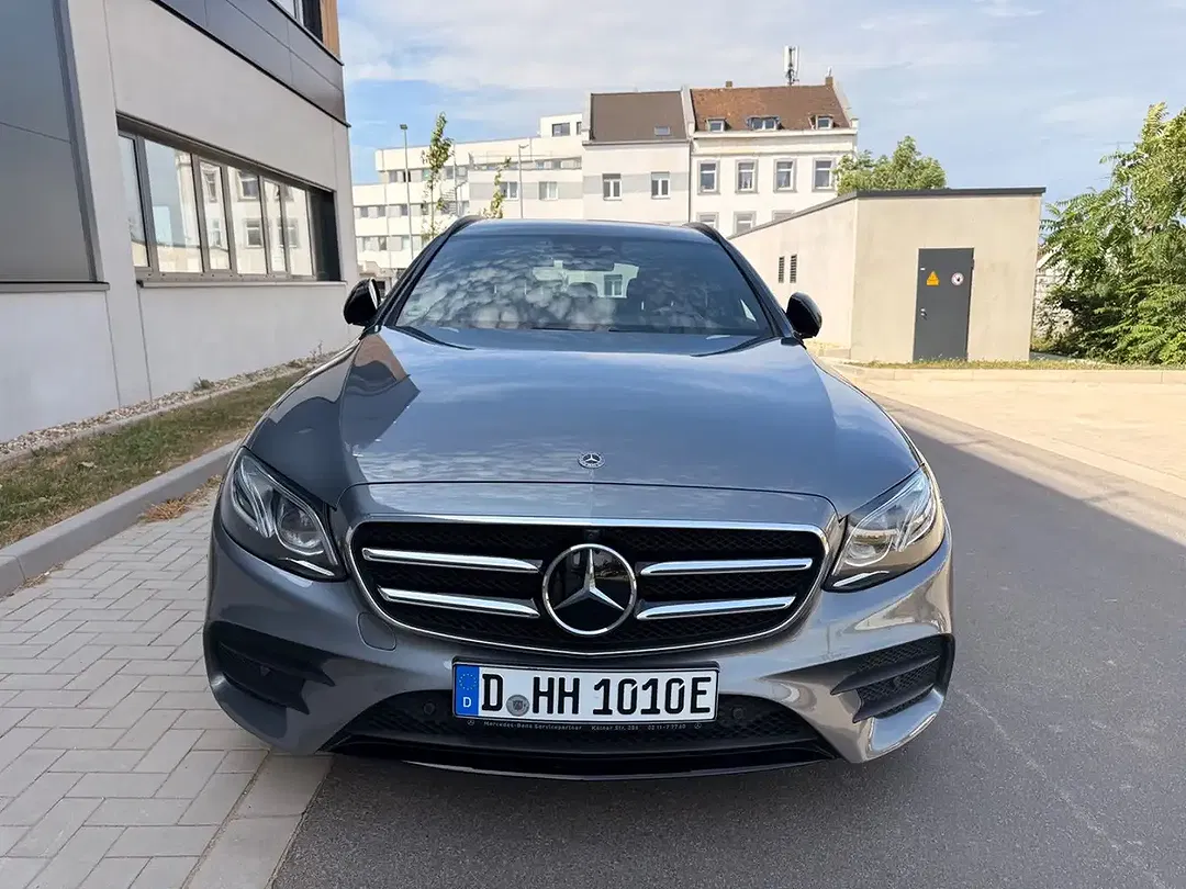 Mercedes-Benz E 300 - Thumbnail 8