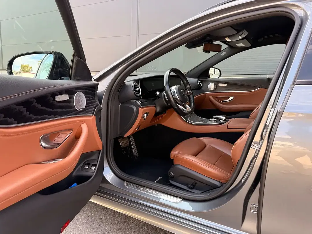 Mercedes-Benz E 300 - Thumbnail 9