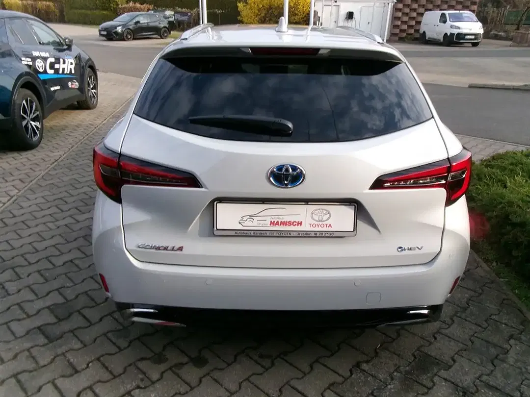 Toyota Corolla - Thumbnail 4