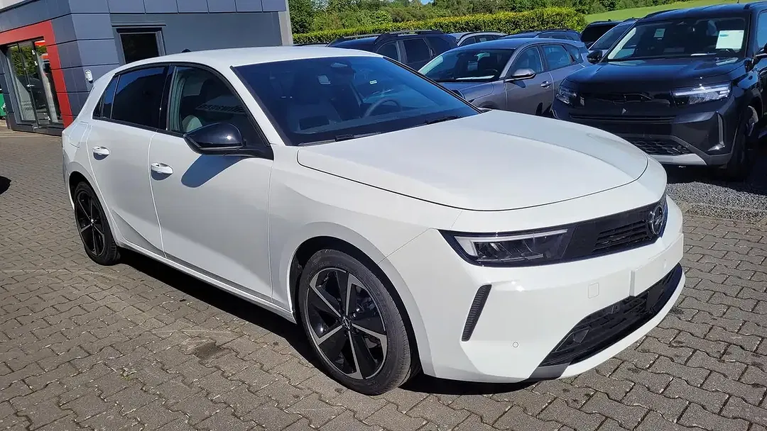Opel Astra - Thumbnail 3