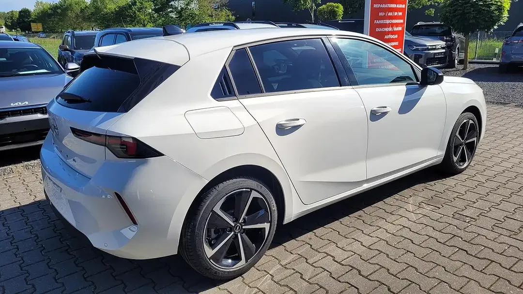 Opel Astra - Thumbnail 4