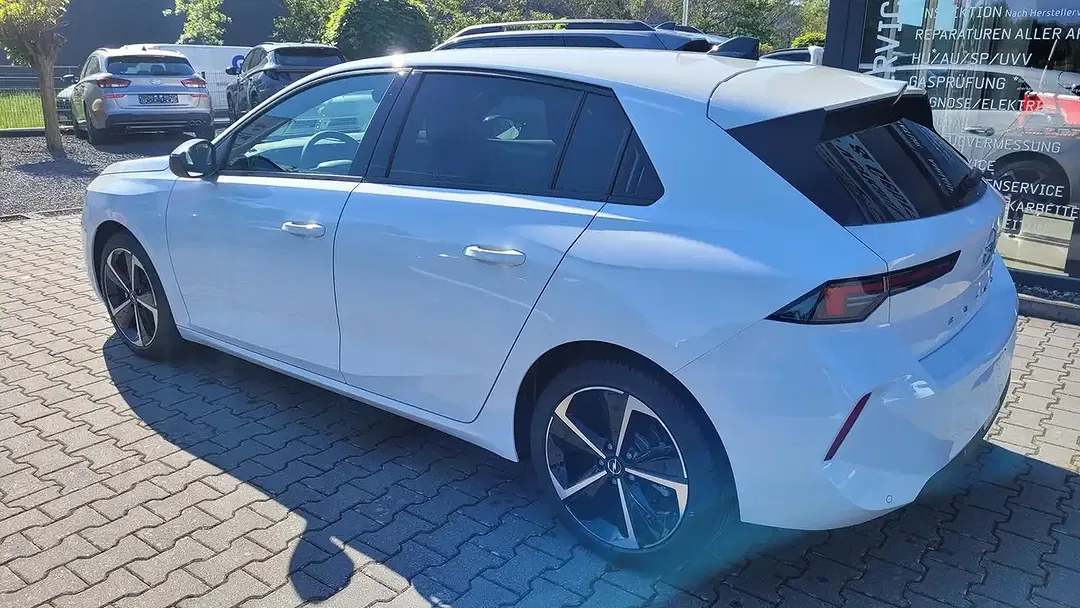 Opel Astra - Thumbnail 6