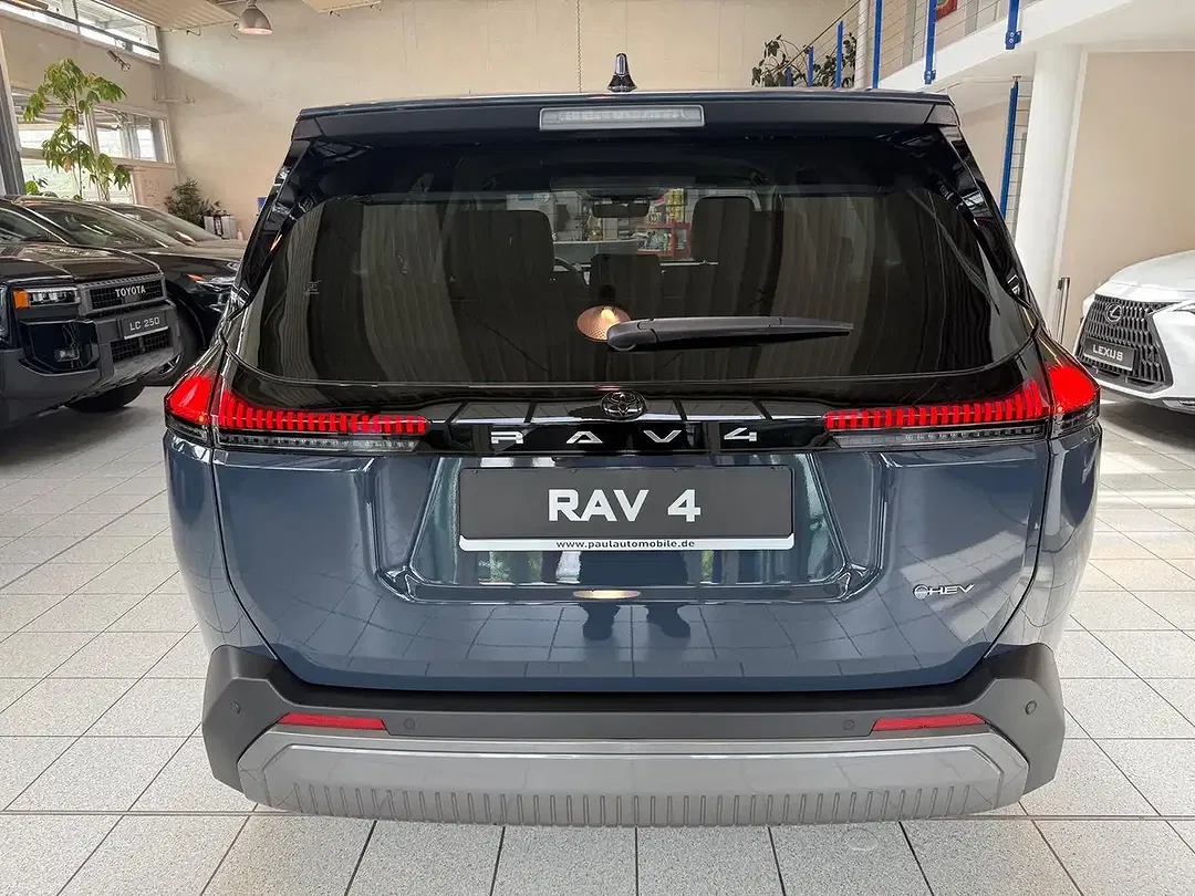 Toyota RAV 4 - Thumbnail 10