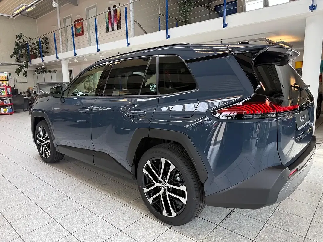 Toyota RAV 4 - Thumbnail 8
