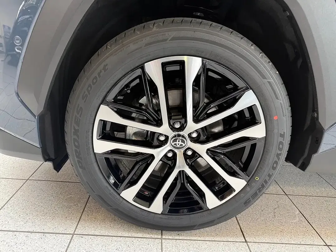 Toyota RAV 4 - Thumbnail 9