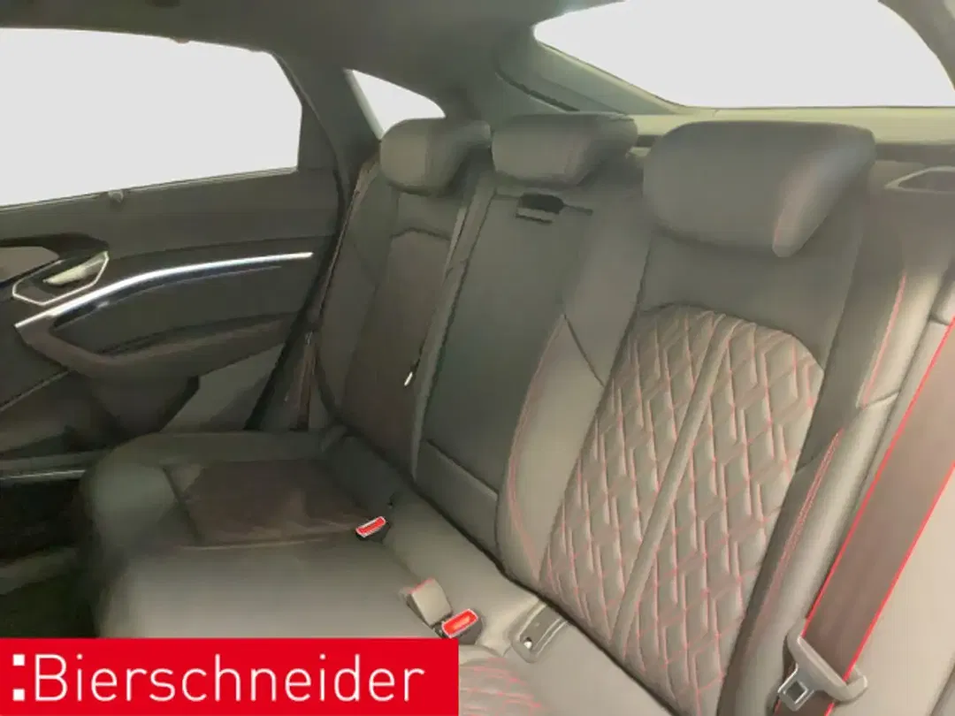 Audi Q8 - Thumbnail 12