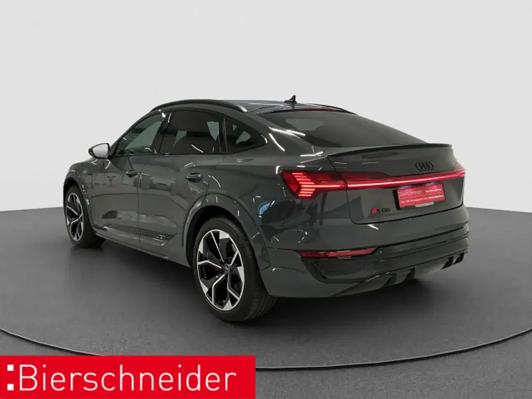 Audi Q8 - Thumbnail 5