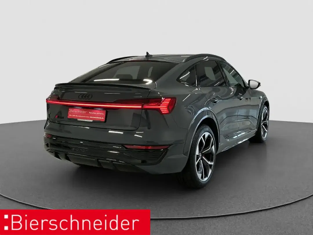 Audi Q8 - Thumbnail 6