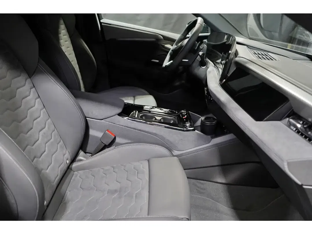 Audi A6 - Thumbnail 5